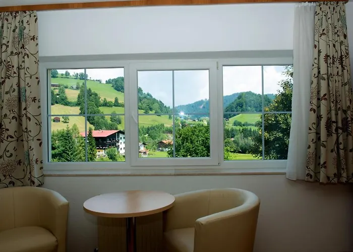 Vicky نيديراو